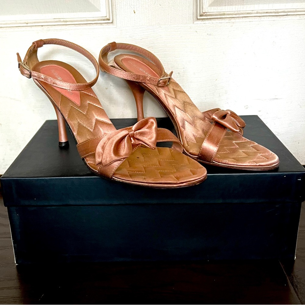 BCBGMaxAzria Satin Rose Gold Sandals Size 7